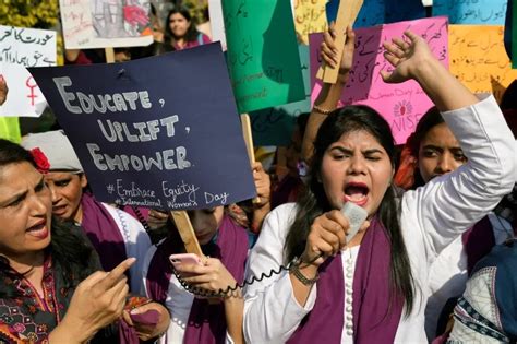 Aurat March A Song Of Female Resistance Youlin Magazine