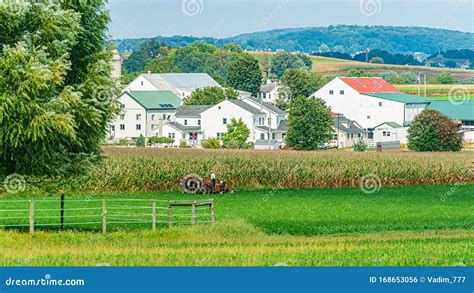 Amish Country Farm Barn Field Agriculture In Lancaster Pa Us Stock