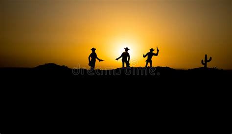 Conceito Do Vaqueiro Silhueta Dos Vaqueiros No Tempo Do Por Do Sol