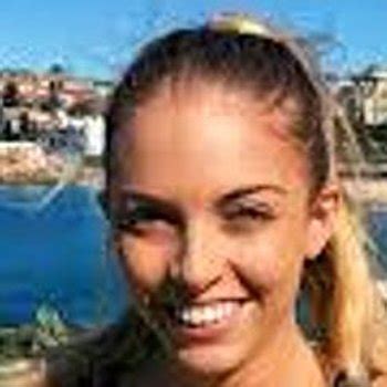 Hannah Perera Babe Page Watch This Centerfold On FreeOnes