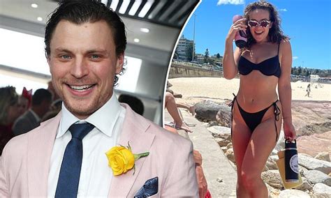 Melbourne Cup Abbie Chatfield Hits The Beach In A Bikini After Race Boycott Daily Mail Online