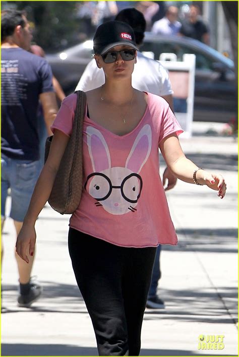 Photo Kaley Cuoco Pink Bunny Babe On The Thirty Photo