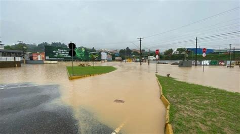 Cidade de Santa Catarina registra segunda maior enchente da história