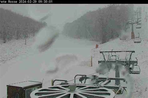 Roccaraso Impianti Sotto Una Fitta Nevicata Ecco Le Immagini Live