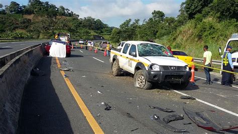 Triple colisión deja un muerto en autopista Panamá Colón Critica