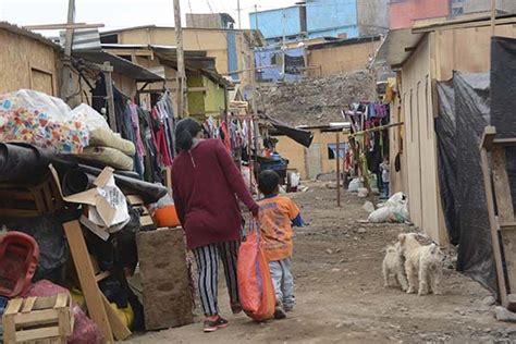 Pobreza En Per Aumentar A Este A O Millones De Peruanos