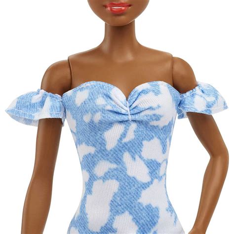 Кукла Барби Модница в джинсовом платье с открытыми плечами Barbie ...