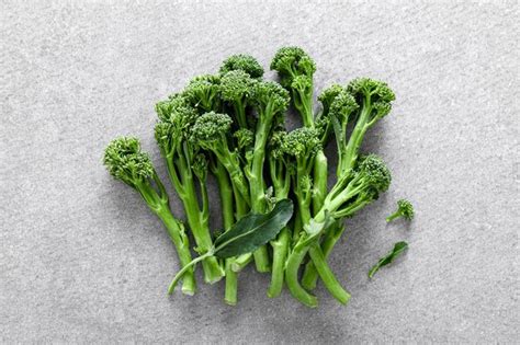 Premium Photo Broccolini Fresh Bunch Of Broccoli Sprouts On A Cooking