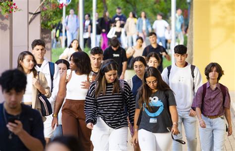 M S De Estudiantes Comienzan Las Clases En La Universidad Pablo