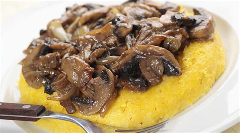 Ricetta Polenta Alla Sarda Con Funghi E Salsicce Giornale Del Cibo