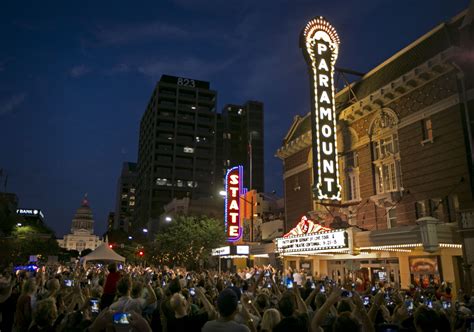 Paramount Theatre shines with new sign – Collective Vision | Photoblog ...