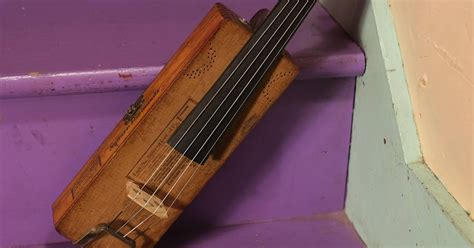 1900s20122020 Cigar Box 44 Violin