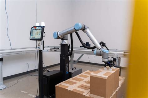 Pe Palletizer Palletizing Simply Automated With Cobots