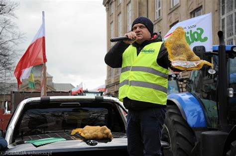 Obietnice Kaczyńskiego nie uciszyły rolników w Szczecinie Przedłużyli