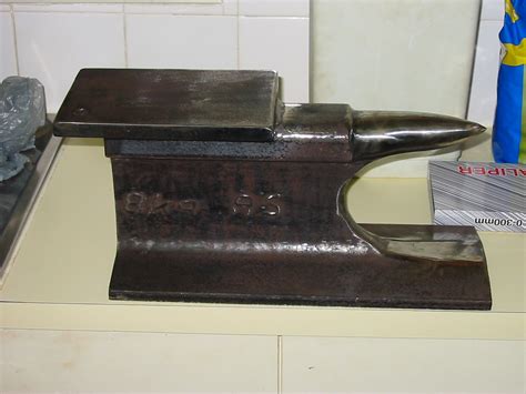 Des' projects or "Musings from the Shed": Homemade Anvil - RR Anvil ...