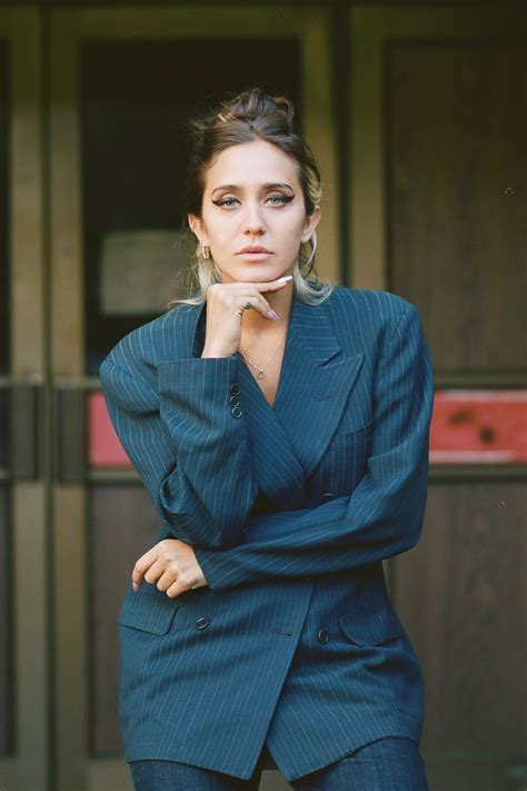 Jesse Jo Stark: Net Worth, Age, Biography, Boyfriend, Birthday And Her