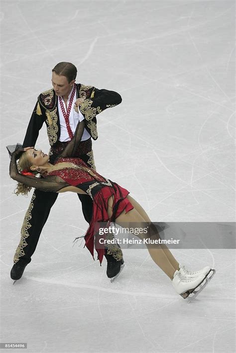 Winter Olympics, Russia Tatiana Navka and Roman Kostomarov in action ...