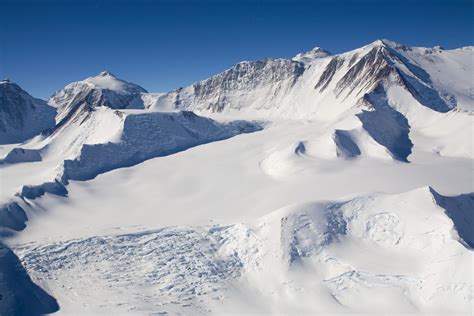 Vinson Massif And Branscomb Glacier Antarctic Logistics And Expeditions