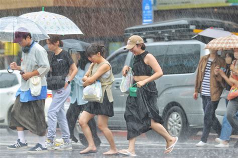 下班課注意！7縣市大雨特報 雨彈一路炸到晚上 生活新聞 生活 聯合新聞網