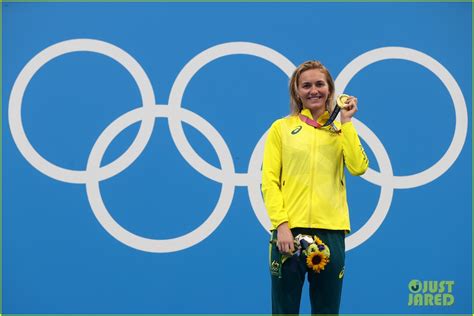 Team Australia S Ariarne Titmus Swim Coach Goes Wild After She Wins