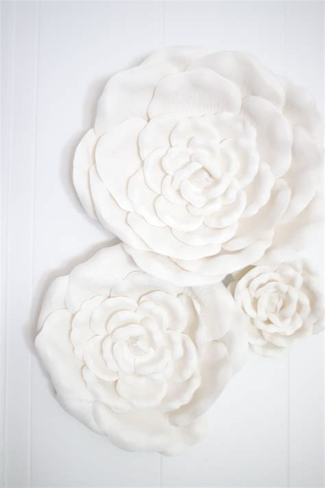 Cheap DIY Flower Wall {Living Room Wall Decor Ideas} - Run To Radiance