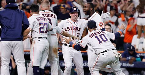 Yordan Alvarez Of Astros Hits Walk Off Homer Against Mariners Flipboard