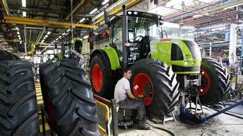 Le Mans Les Tracteurs Agricoles Claas Tirent L Emploi