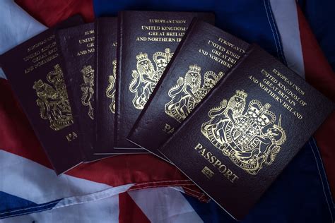 Brexit Il Regno Unito Cambia Il Colore Dei Passaporti Imposto Dall