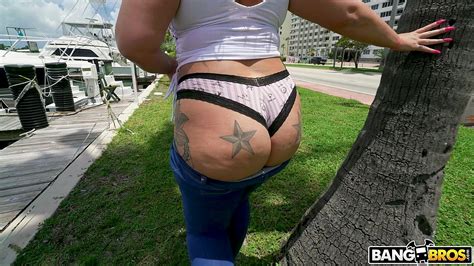 Pornbox Ashley Barbies Massive Ass Gloryhole