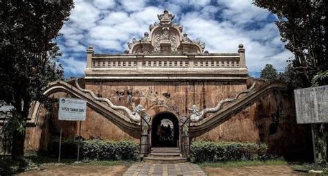 Menjelajahi Keindahan Keraton Tamansari Jogja Ada Masjid Bawah Tanah