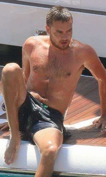 Thumbs Pro Male Celebs Naked Liam Paynerequest Here Submit Here