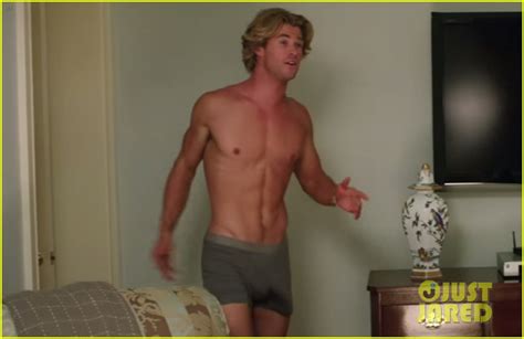 Chris Hemsworth Is Shirtless Shows His Assets In Vacation Trailer