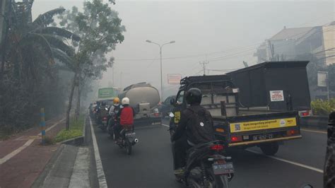 Asap Kebakaran Tpa Suwung Ganggu Pengguna Jalan Helikopter Water