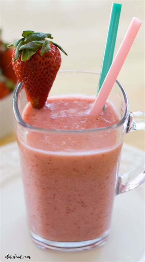 Healthy Strawberry Banana Milkshakes A Latte Food