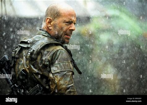 Bruce Willis Tears Of The Sun 2003 Stock Photo 31204398 Alamy