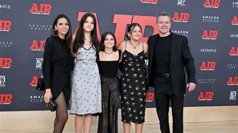 Matt Damon hits red carpet with his family at 'Air' premiere - ABC News