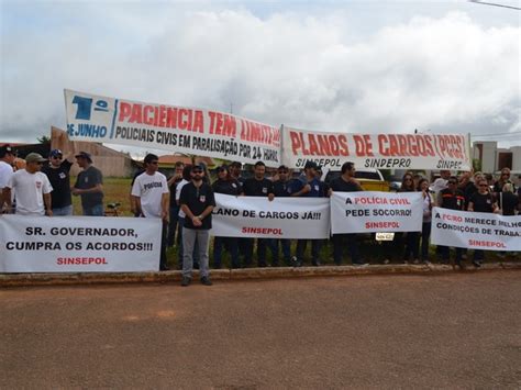 G1 Servidores estaduais protestam em frente a Ministério Público em