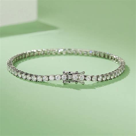 Classic Round Shaped Moissanite Tennis Bracelet Stone Jewelry Solid