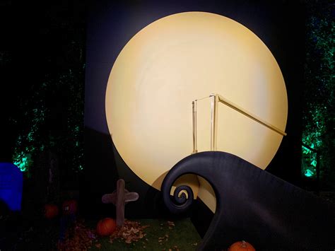 Photo Tour: Freeform Halloween House "Nightmare Before Christmas" and ...