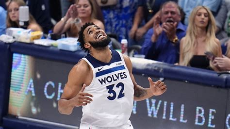 Towns, Edwards lift Wolves over Mavs 105-100