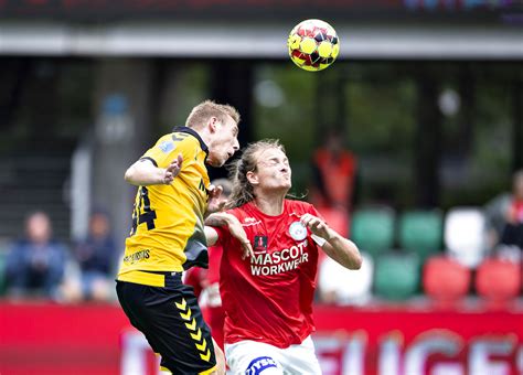 Medie Superliga spiller tæt på skifte til rival