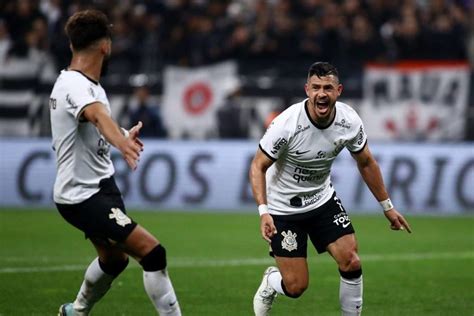 Copa Do Brasil Corinthians Vence Fluminense E Pega Flamengo Na Final