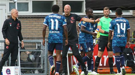 Feyenoord Speelt Gelijk Tegen Union Psv Wint Voor Het Eerst Onder Bosz