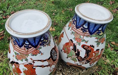 Proantic Paire De Vases Pots Couverts Imari En Porcelaine Du Japon Ar