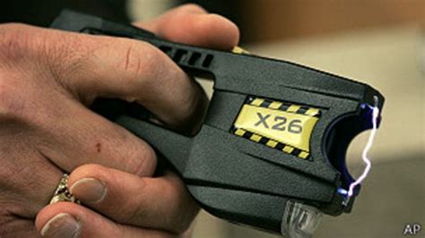 Taser El Arma No Letal Que A Veces Mata BBC News Mundo