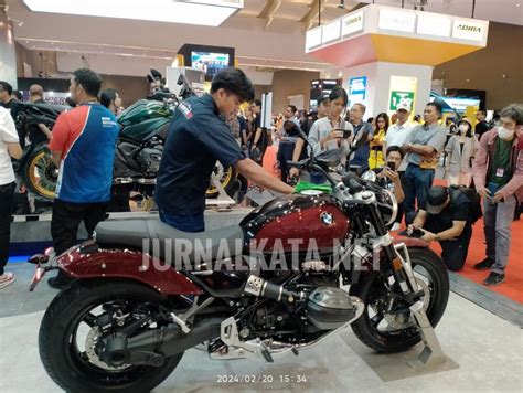 Bmw Motorrad Indonesia Raih Penghargaan Best Booth Pameran Iims