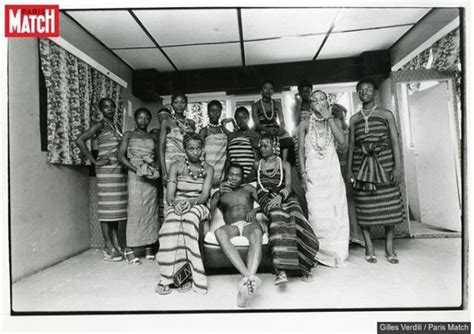 Photos When Fela Anikulapo Kuti Got Married To 27 Women In One Day 40