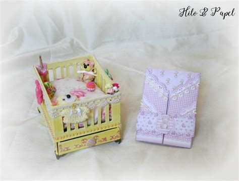 Baby Crib Box Fils Et Papiers