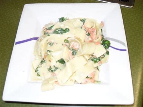 Spinat Bandnudeln Mit Lachs Rezept Mit Bild Kochbar De