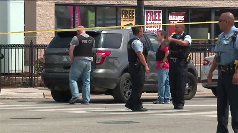 Chicago Police Officer Shot Responding To Armed Robbery Wgn Tv